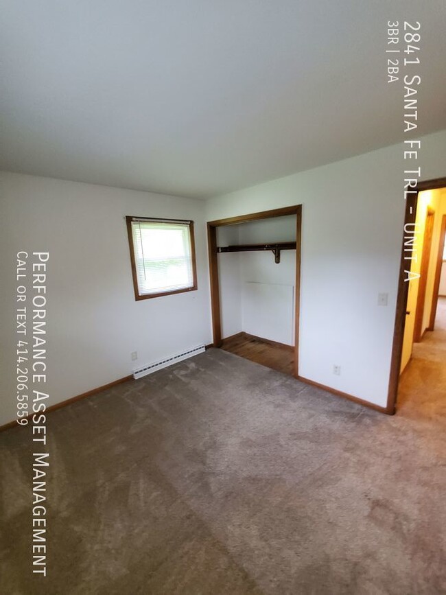 Building Photo - Charming 3 bedroom-Lower Unit in Racine