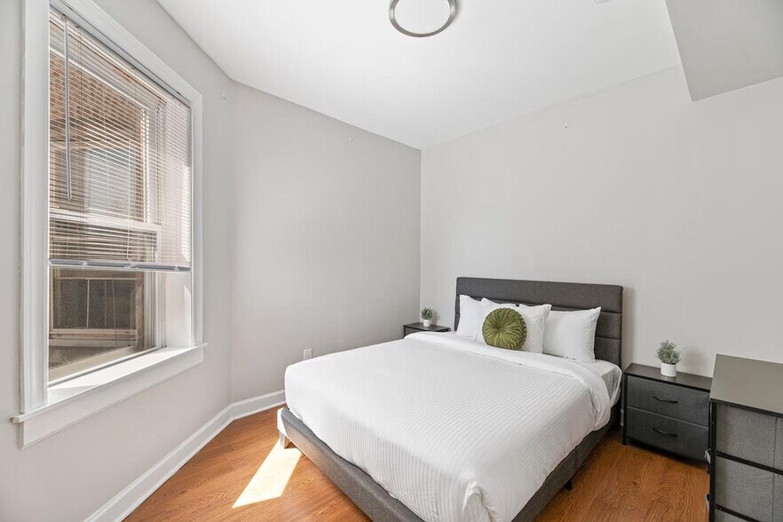 Building Photo - 2503 W Harrison St