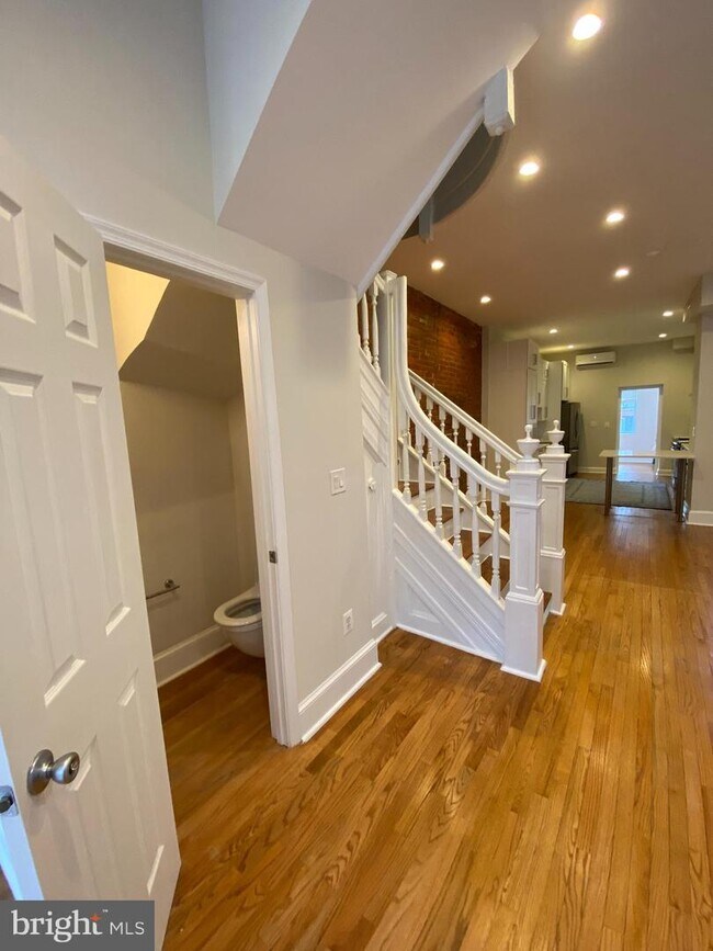 Building Photo - 19 T St NE