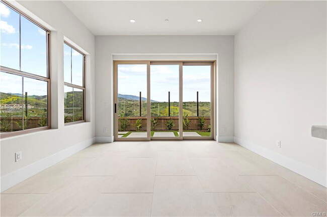 Building Photo - 122 Mossvine