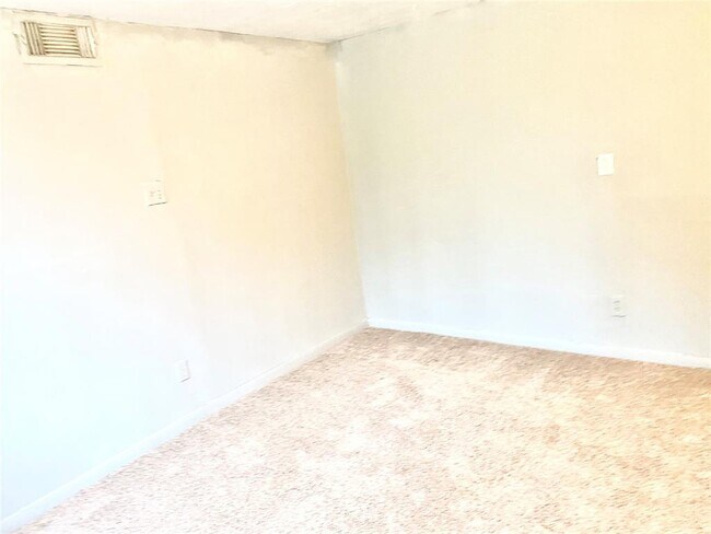 Building Photo - 7603 Greendowns St