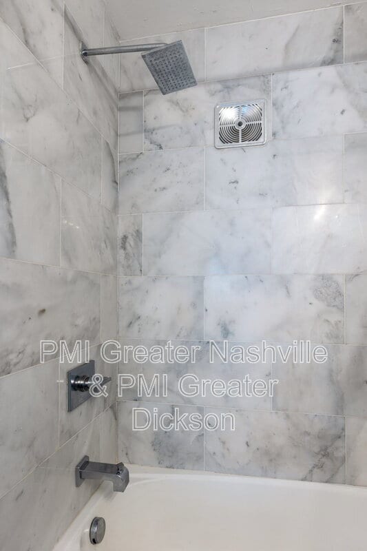 Building Photo - 3600 Hillsboro Pike