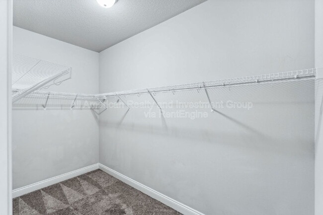 Building Photo - 2381 Belmont Dr