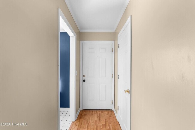 Building Photo - 113 Brittany Way