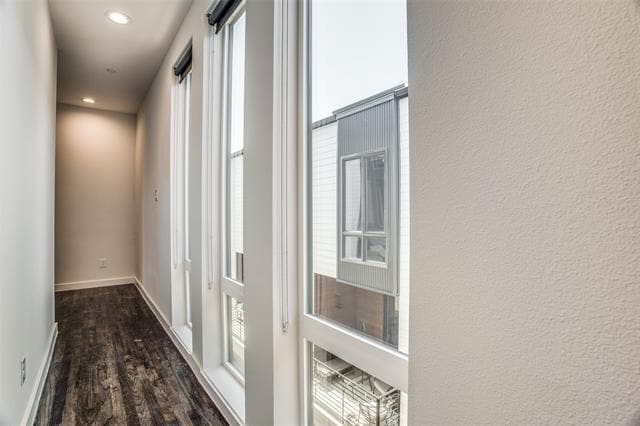 Building Photo - 2180 Bennett Ave