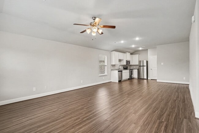 Building Photo - 1425 Waverley Dr