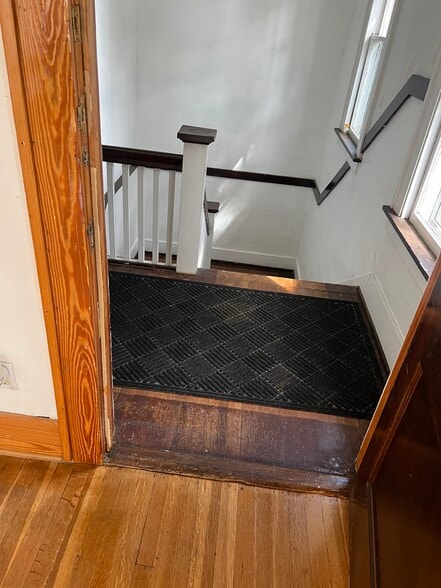 Building Photo - 560 29th St