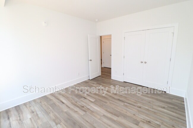Building Photo - 110 Byrum St