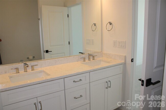 Building Photo - 1340 Hamilton St