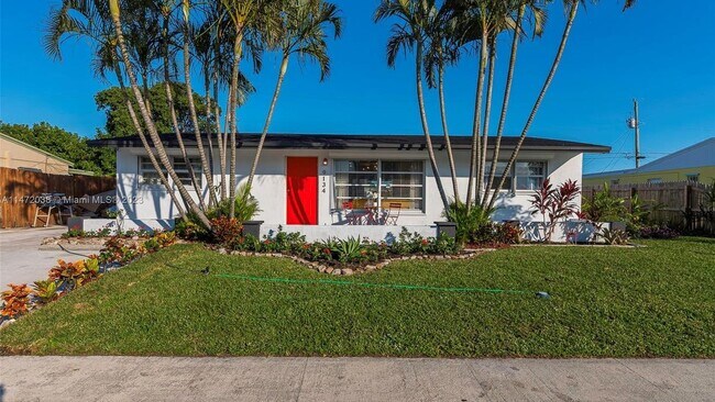 Building Photo - 8867 Sunset Dr