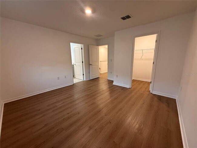 Building Photo - 2906 Canary Ave