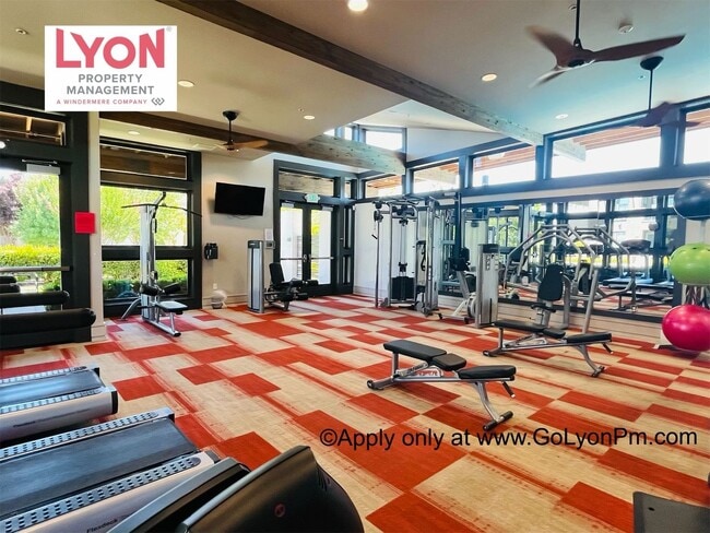 Building Photo - Modern Living in the heart of McKinley Village!