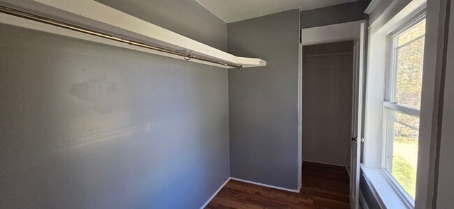 Building Photo - Upper Level One Bedroom Condo in Cadillac