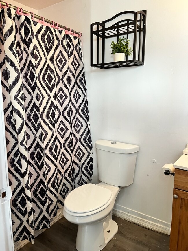 Building Photo - 1624 Fairview St