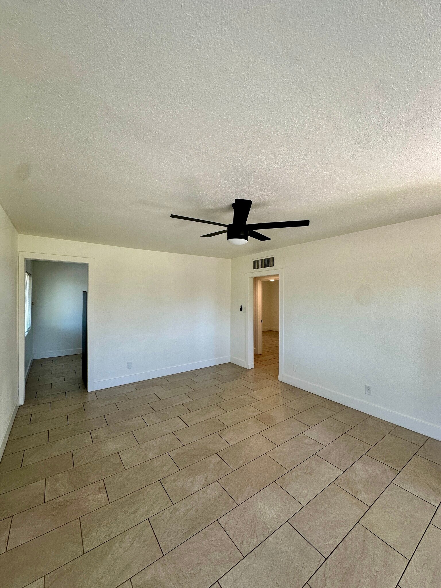 Building Photo - 1640 W Osborn Rd