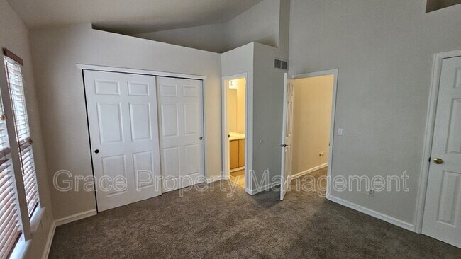 Building Photo - 3033 W 107th Pl
