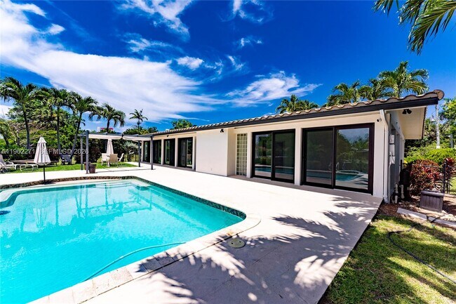 Building Photo - 636 Hibiscus Dr