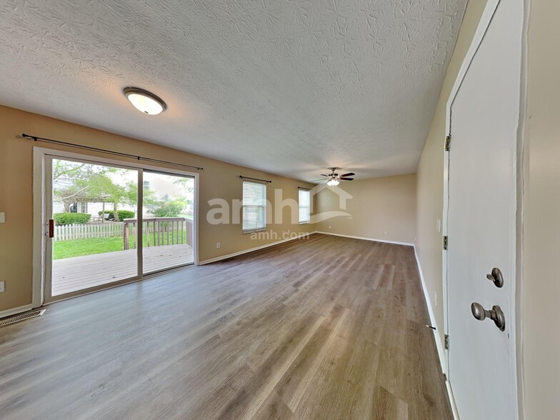 Building Photo - 712 Moreno Dr