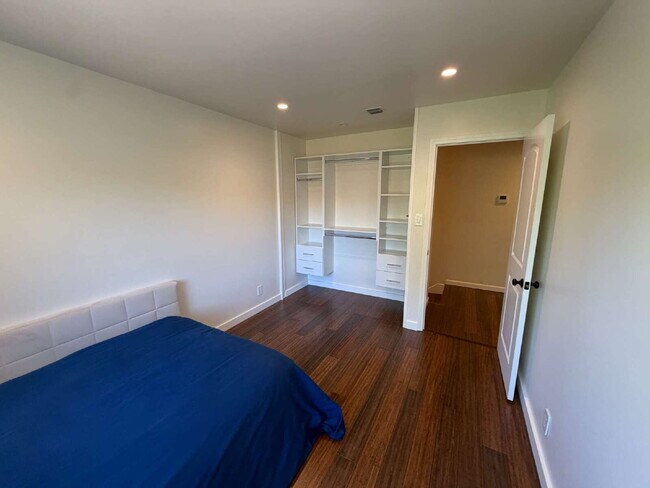 Building Photo - "Charming Walnut Creek Retreat: Spacious 4-Bedroom Home with Elegant Granite Kitchen, Cozy Firepl...