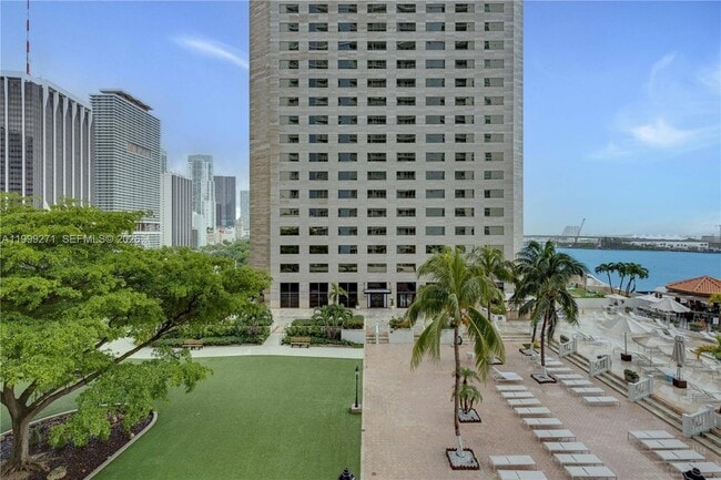 Building Photo - 335 S Biscayne Blvd