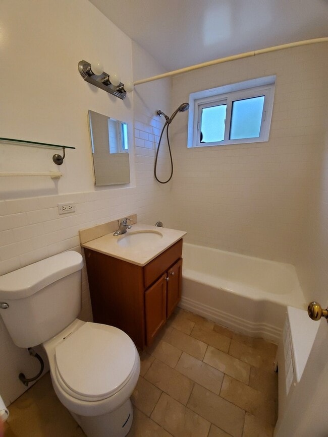 Building Photo - 2954 W Arthur Ave