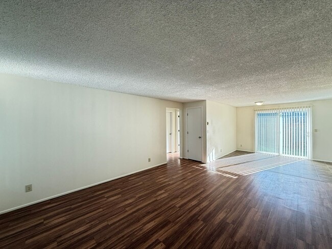 Building Photo - 6374f