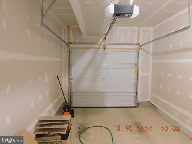 Building Photo - 313 Huff Dr