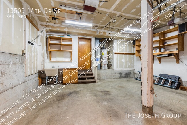 Building Photo - 13509 14th Dr SE