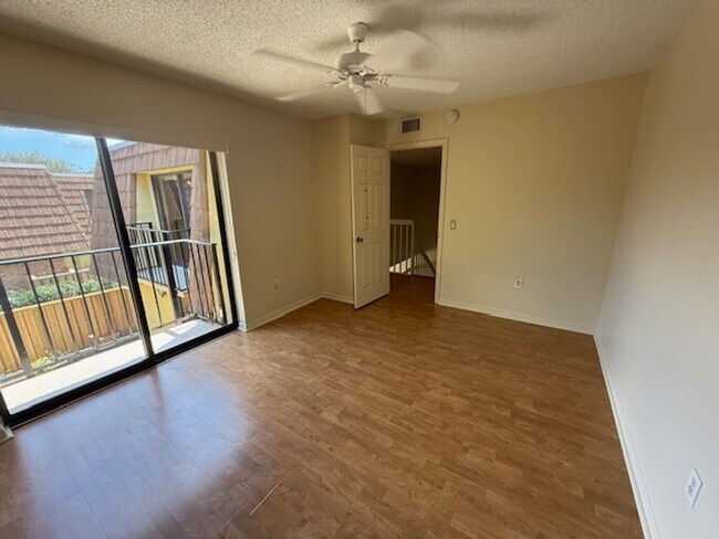 Building Photo - 5381 Elm Ct