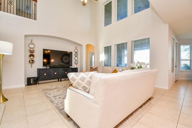 Building Photo - 3515 Summer Ranch Dr