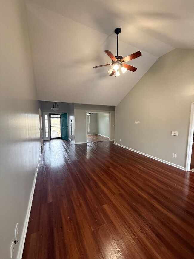 Building Photo - 1500 Cedar Hill Trail