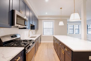 Building Photo - 4406 N Seeley Ave