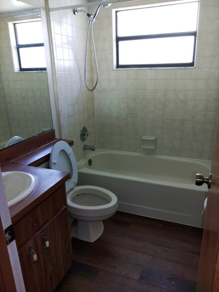 Building Photo - 1007 Matterhorn St