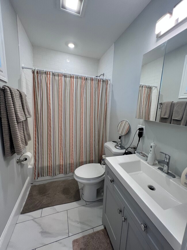 Building Photo - 307 Highland Ave