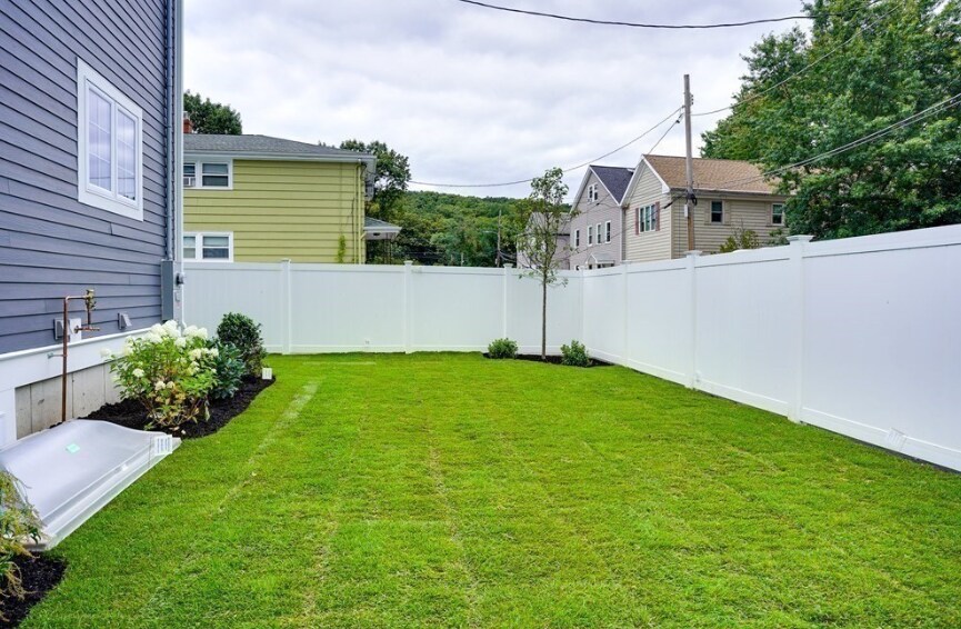 Building Photo - 24 Grant Ave