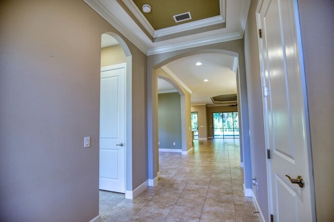 Building Photo - Annual Unfurnished Single-Family Home located in Bellacina at Casey Key with Resort-like Amenities!