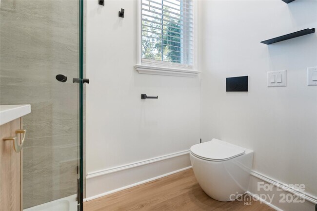 Building Photo - 705 S Torrence St