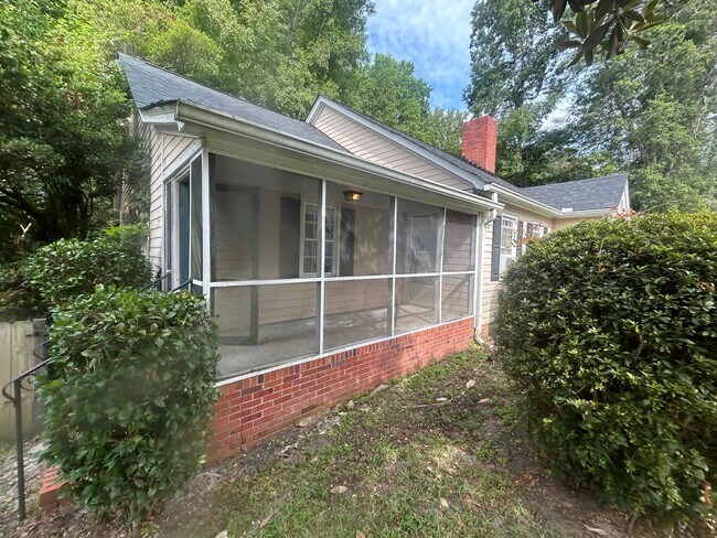 Building Photo - 1717 Kennedy Dr
