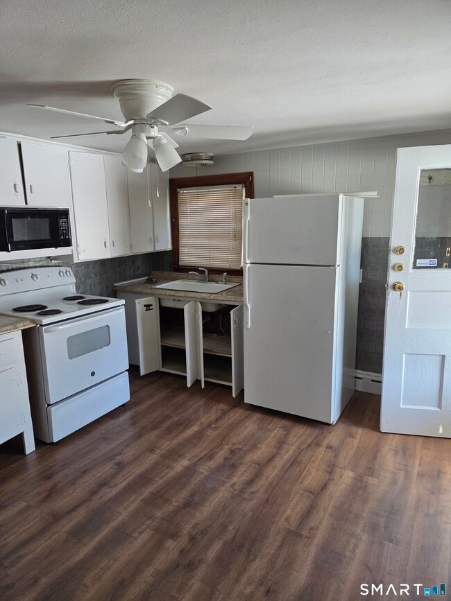 Building Photo - 1372 New Haven Rd