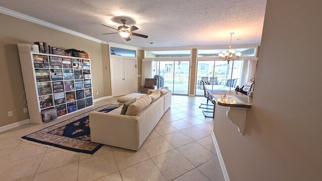 Building Photo - 252 S Glades Trail