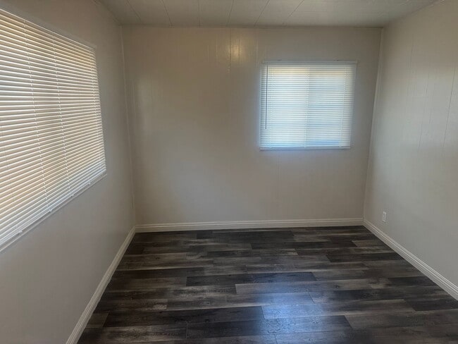 Building Photo - NLV!! Single Story!! 3 Bedrooms!! Carport!...