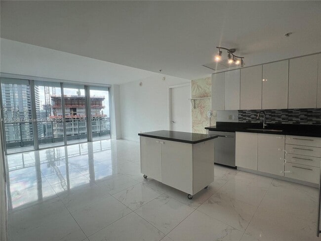 Building Photo - 92 SW 3rd St