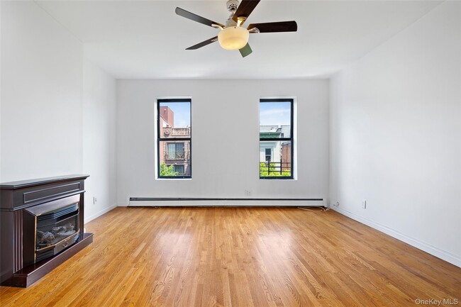 Building Photo - 118 W 136th St