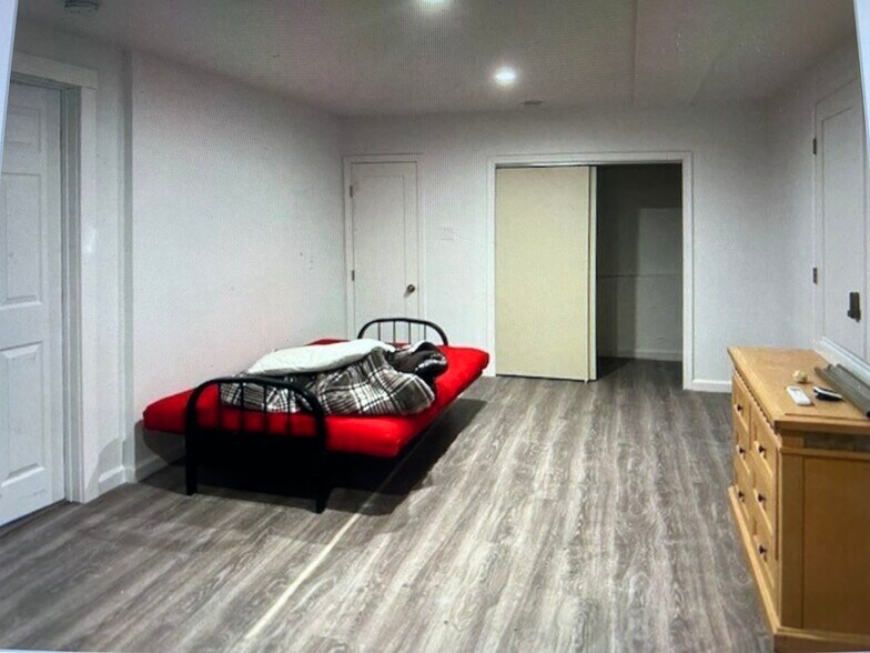 Building Photo - 520 Fathom Dr