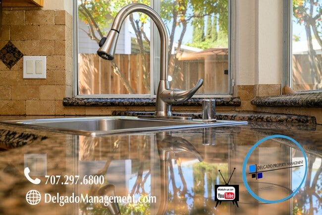 Building Photo - Completely remodeled Glen Cove 5 bed home
