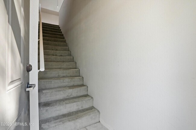 Building Photo - 13700 Richmond Park Dr N