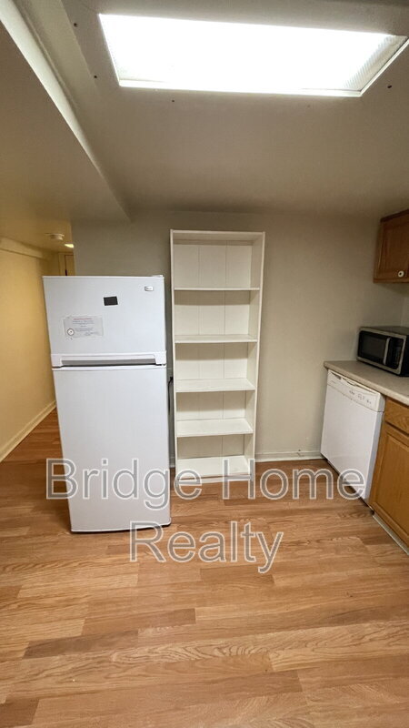 Building Photo - 3141 Beechwood Blvd