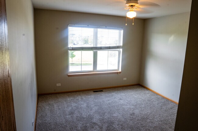 Building Photo - 371 McGrath Dr