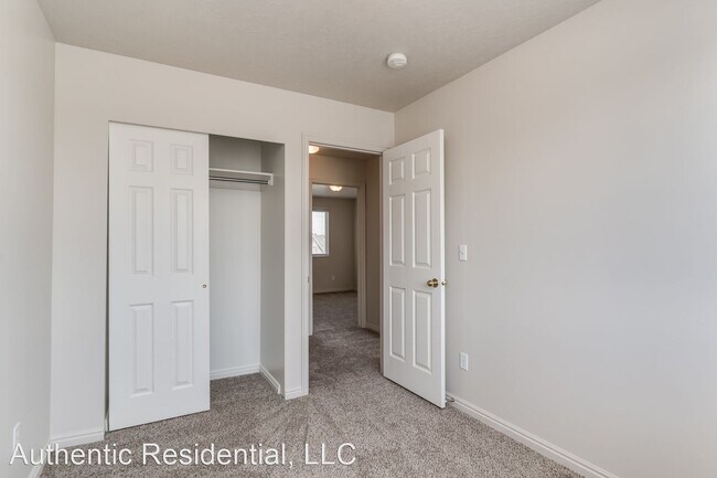 Building Photo - 4 br, 2.5 bath House - 3954 W 975 S