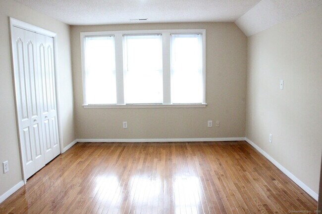 Building Photo - 97 Brownell St